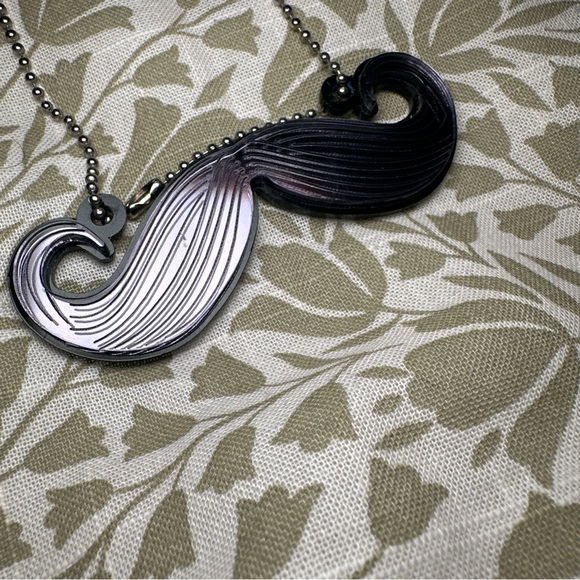 Handmade women’s mustache necklace black on Silvertone ball chain. - Picture 4 of 6